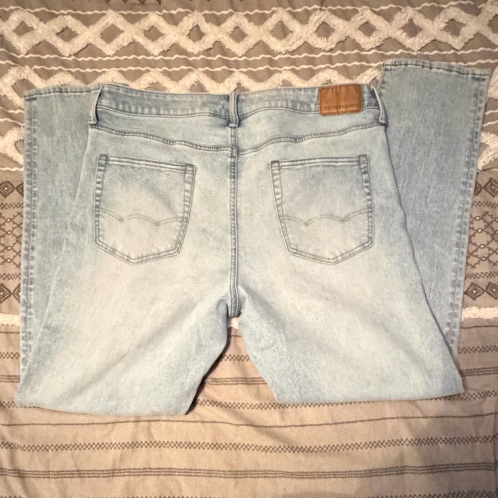 American Eagle 🦅 AirFlex + Ultra-soft Athletic Fit Jean - Picture 9 of 13